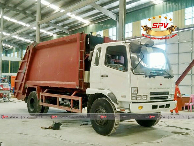 Half finieshed Mitsubishi garbage compactor truck